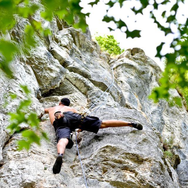 Gite sur le causse de St CHELS, charme sport et détente Saint-Chels Esterno foto